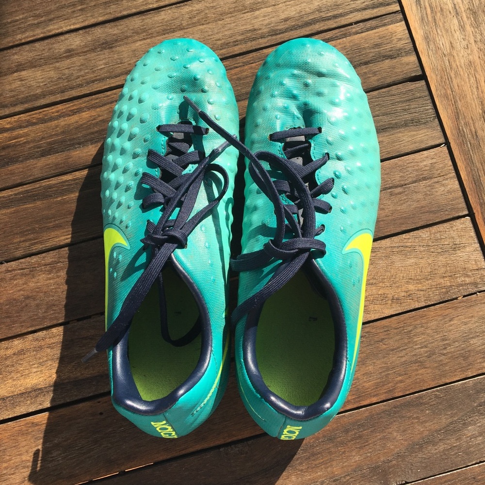 Nike soccer cleats Magista